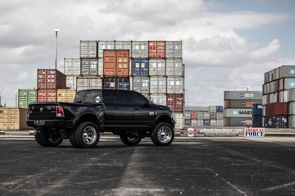 Dodge RAM 3500 - 8