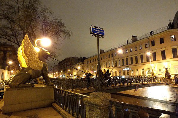 Банковский мостик.============Некоторые умники считают, что грифонов с головами львов не бывает, но ... - 5