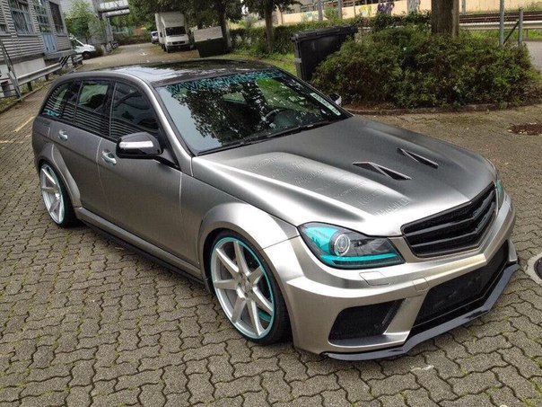 Mercedes-Benz C63 AMG Wagon - 3