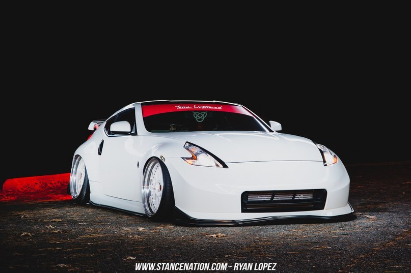 Nissan 370Z.