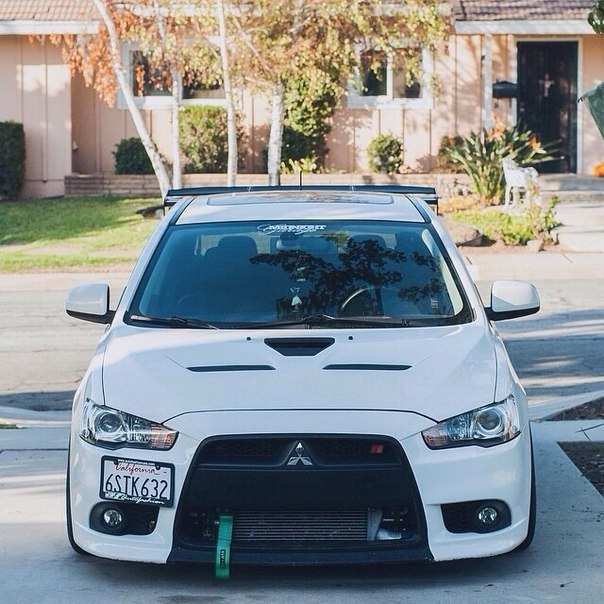 Mitsubishi Lancer Evolution X - 2