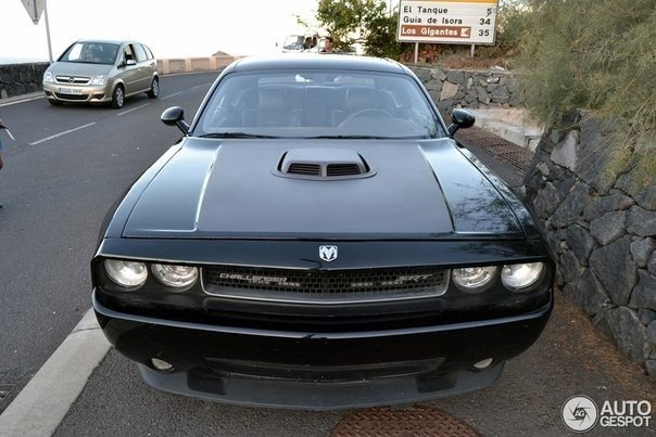 Dodge Challenger SRT-8