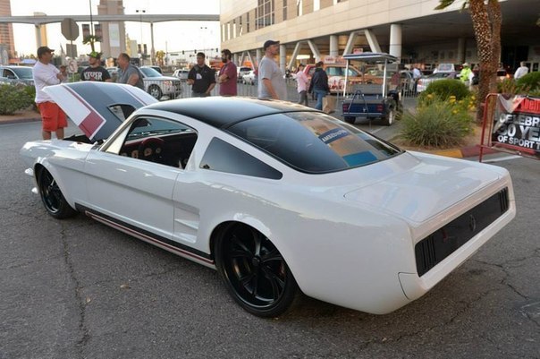 1965 Ford Mustang - 8