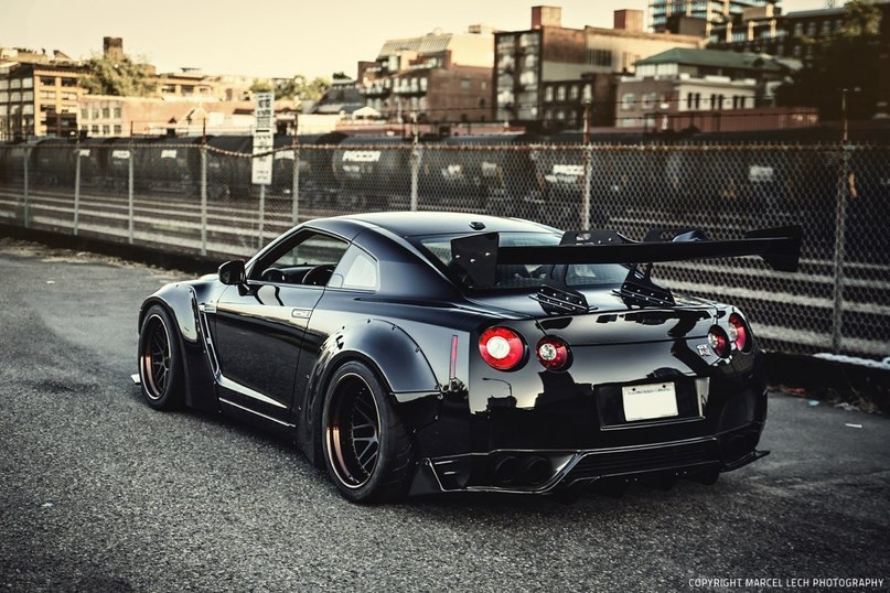 Black LibertyWalk Nissan R35 GTR - 5