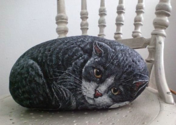 Котики нарисованные на камнях - 7