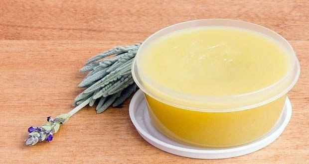 Очень простая мазь при ушибах, растяжениях и болях в суставах... Устранить боль и дискомфорт ...