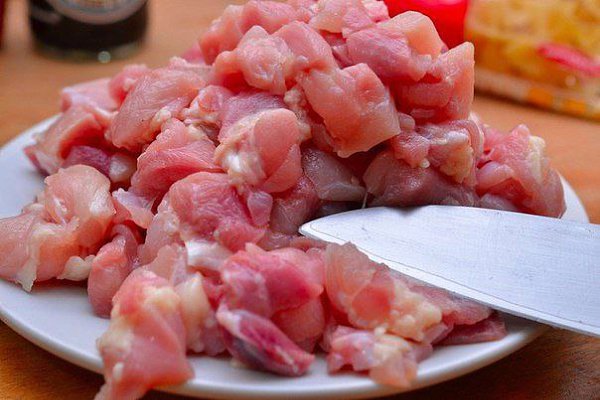 Фарфалле с курицей и мёдом.Ингредиенты:Макароны фарфалле — 500 гКуриная голень — 700 гМасло ... - 2