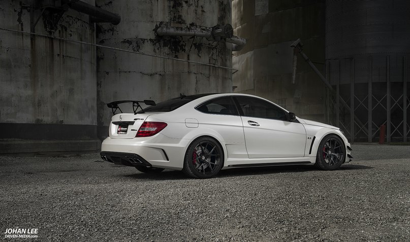 Mercedes Benz C63 Black Series  Porsche Cayenne GTS. - 4