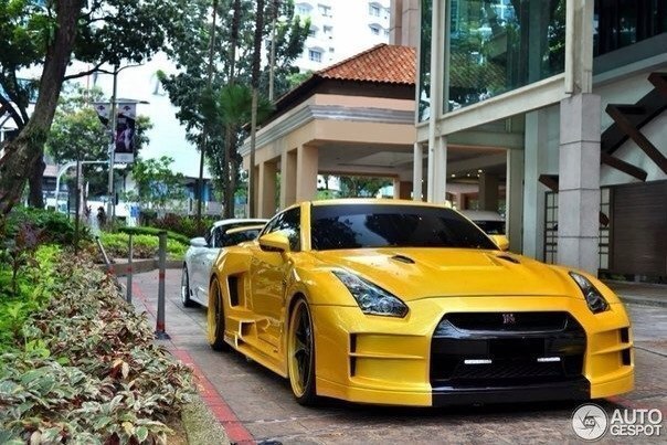 Nissan GT-R R35 - 5