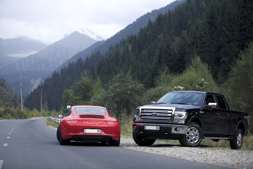 Porsche 911 & Ford F150. - 5
