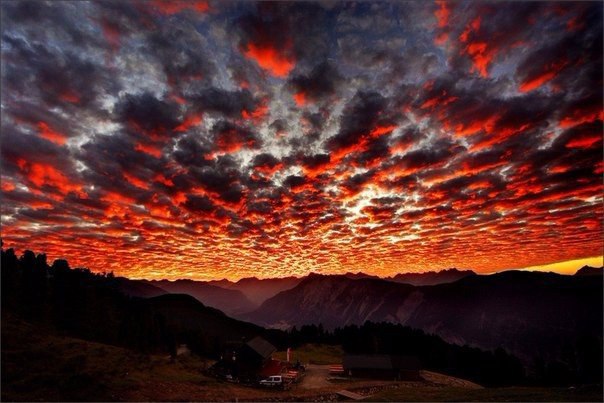    , .#@travel.blog