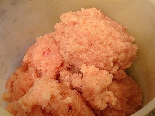 Домашняя куриная колбаса.Натуральная, нежная и вкусная!Ингредиенты:- 500 г куриного филе- 200 г ... - 3