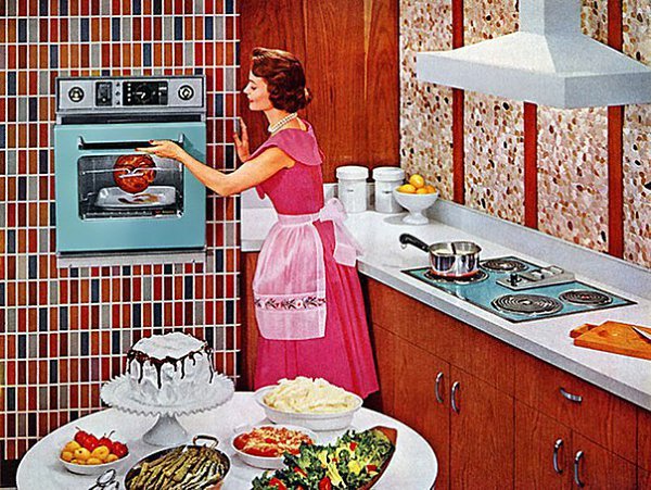 Самая страшная работа - это домохозяйка. Зарплаты нет! Выходных нет! Отпуска нет! Пораньше не ...