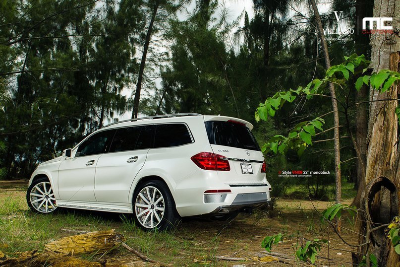 Mercedes-Benz GL 550. - 6
