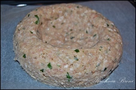 Корзина из слоеного теста с мясом, рисом и грибами.Ингредиенты:- 600 гр фарша- 2 яйца- 2-3 столовых ... - 2