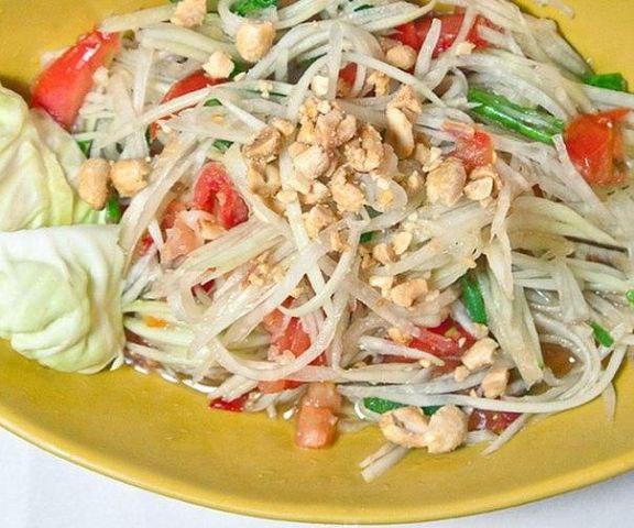 Салат из куриных сердечек — лёгкий и вкусный деликатес.Салат с куриными сердечками не так часто ...