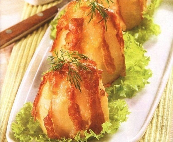 Картофель запеченный в фольге с сыром и ветчиной.Ингредиенты:Для приготовления картофеля запеченного ...
