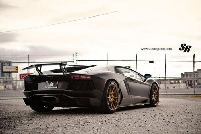 Lamborghini Aventador LP700-4 - 2