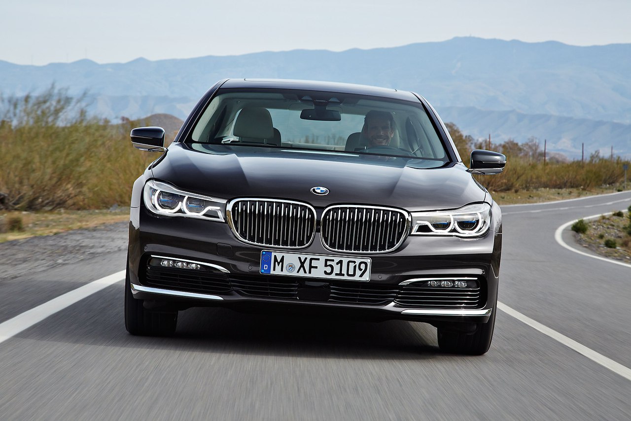 BMW 7 G11-G12 - 8