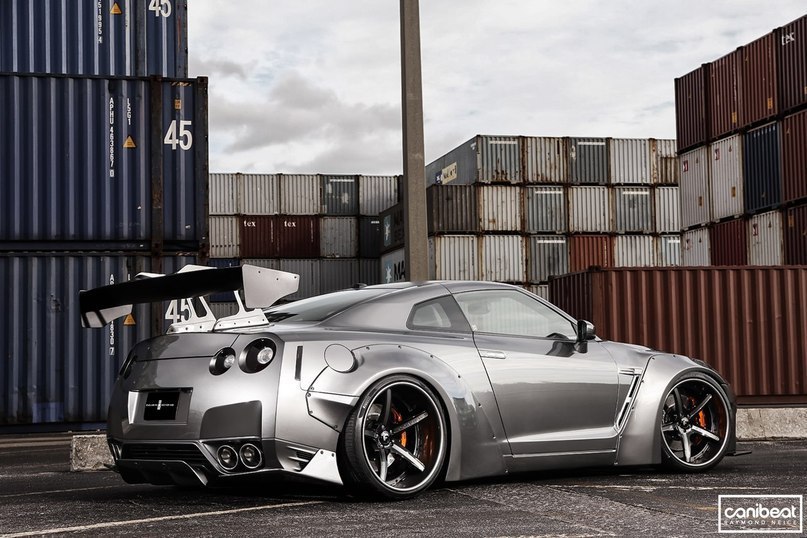 Liberty Walk Nissan - 3