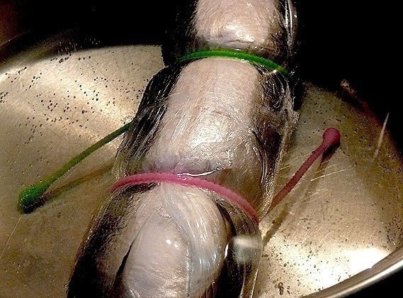 Домашняя куриная колбаса.Натуральная, нежная и вкусная!Ингредиенты:- 500 г куриного филе- 200 г ... - 4