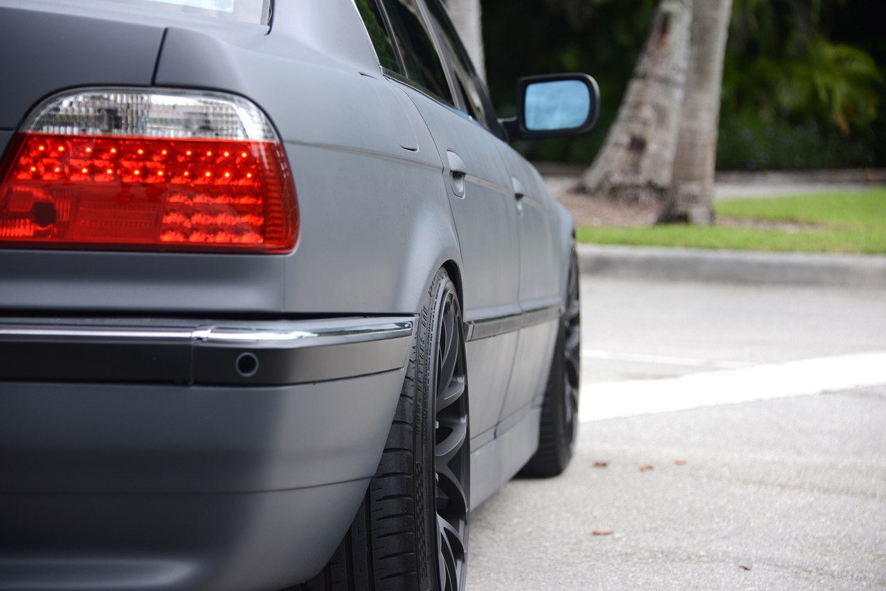 BMW 7 Series E38 - 3