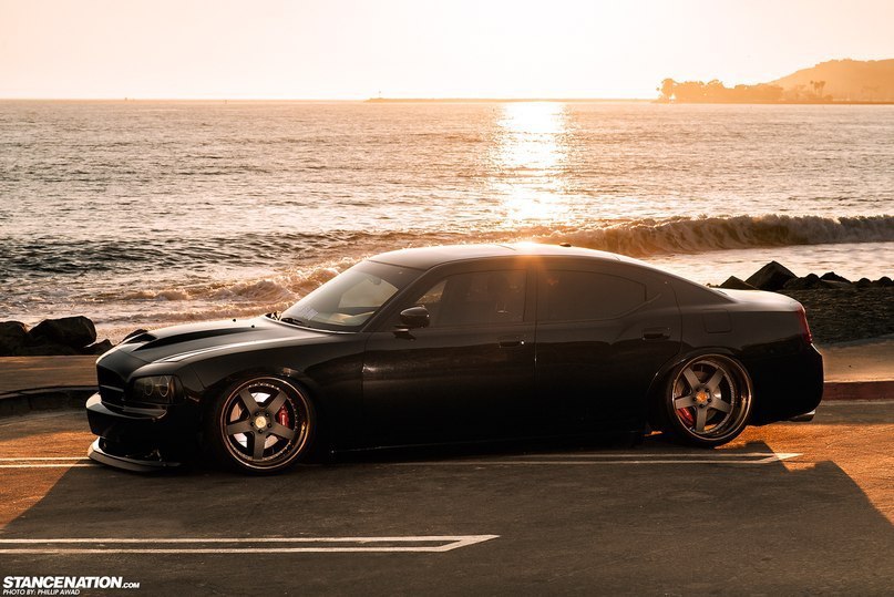 Dodge Charger SRT8. - 8