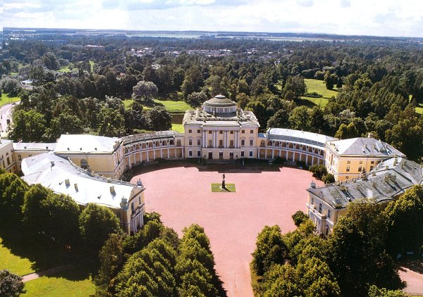 В Павловском дворце весь май будут давать бесплатные концерты.В рамках музыкального ...