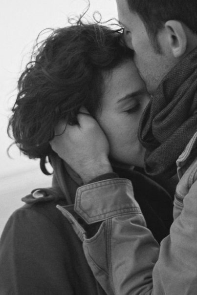 Я тебя никому не отдам, Ты же знаешь, мой милый, так надо. Ни судьбе, ни молве, ни слезам, Ни ...