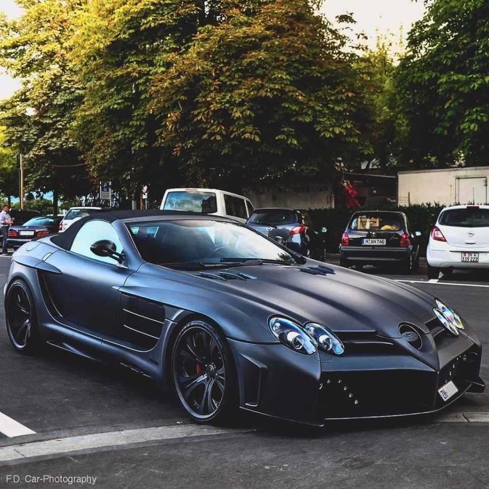 Loaded Mercedes SLR