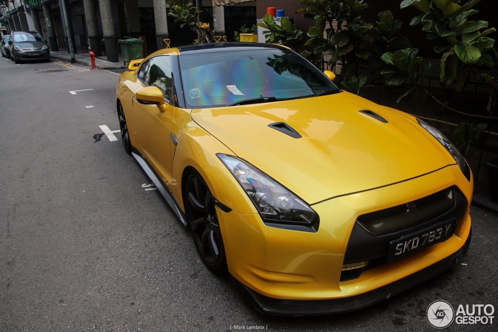 Nissan GT-R