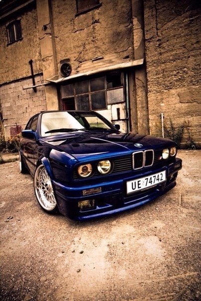   BMW 3 (E30)