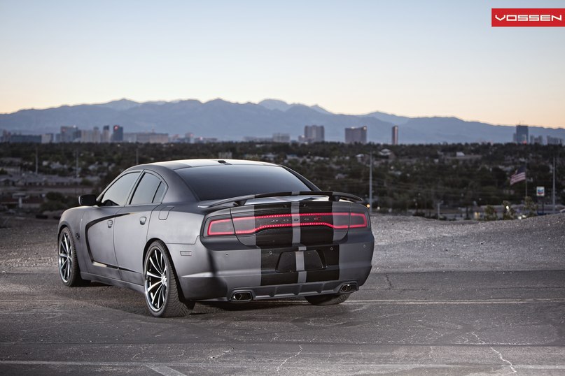 Dodge Charger. - 6