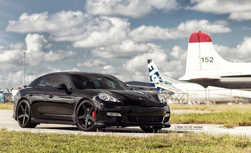 Porsche Panamera Turbo.