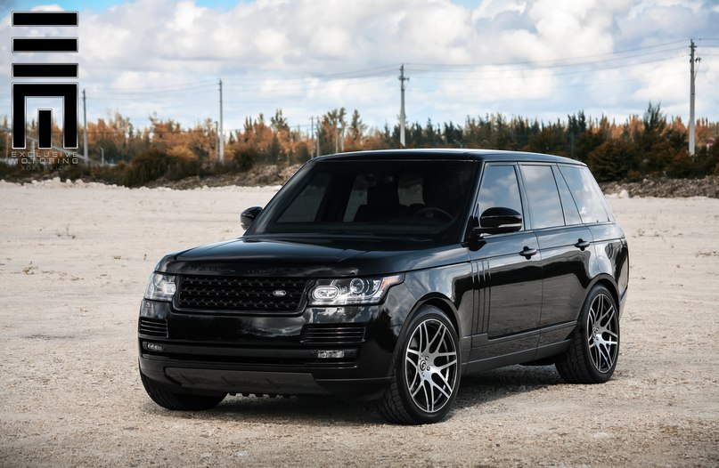 Land Rover Range Rover.