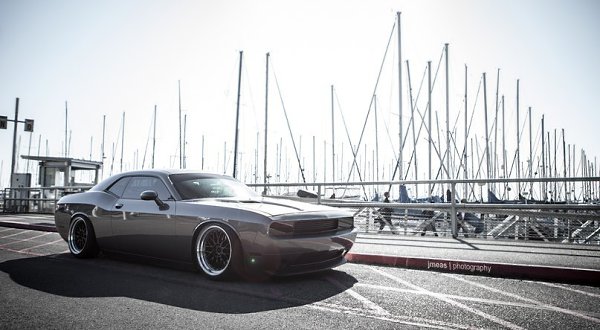 Dodge Challenger. - 8