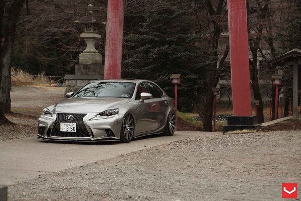 Lexus IS. - 2