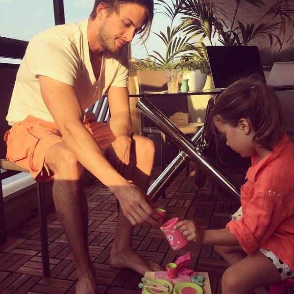 #OMG How cute is this #papa #love #care #children #peace #love --------.