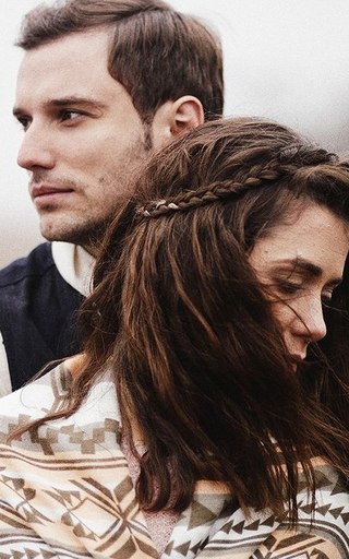 Сейчас стало как-то модно влюбляться в напичканные силиконами губы, задницы, в короткие юбочки и ...