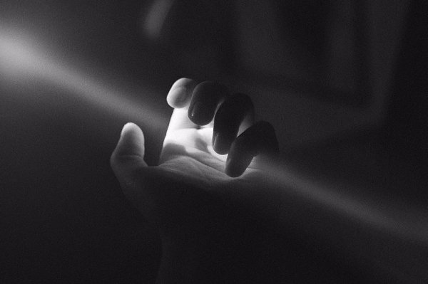 Если хочешь о важном — давай о важном. Хотя это понятие так двояко. Одиночество — вовсе не так уж ...