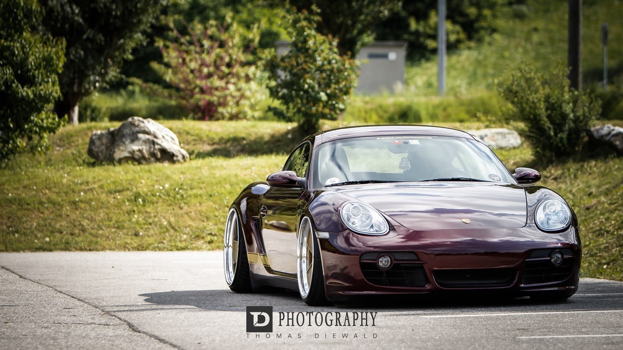  Porshe Cayman - 2