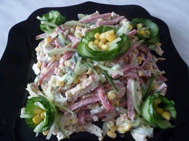 Вкусный и простой салатик без названия.Нажмите "ПОДЕЛИТЬСЯ!", чтобы сохранить рецепт на ...