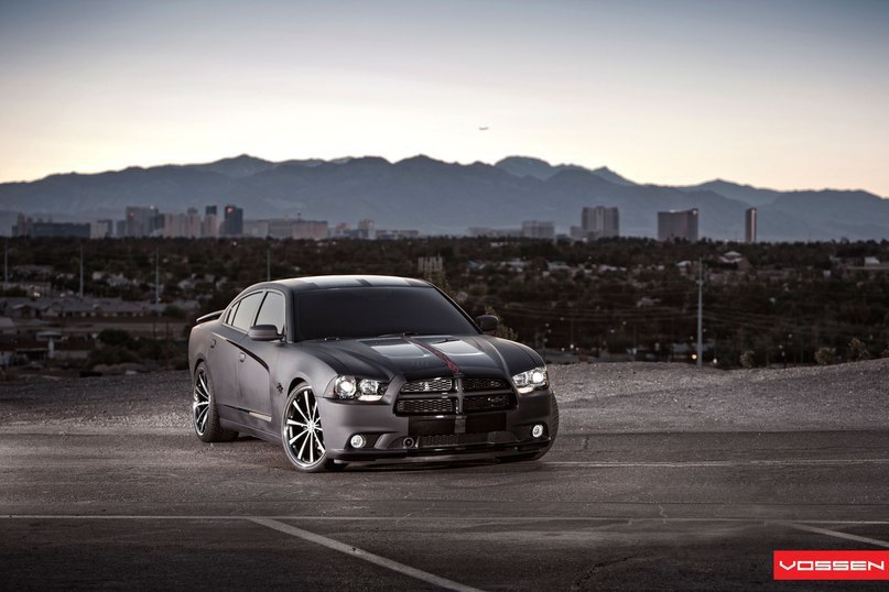 Dodge Charger. - 3