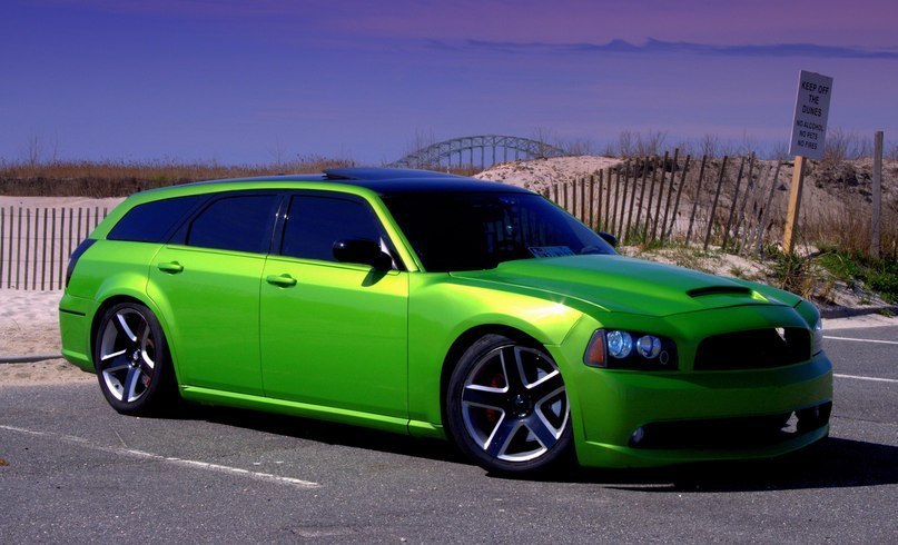 Dodge Magnum SRT-8.