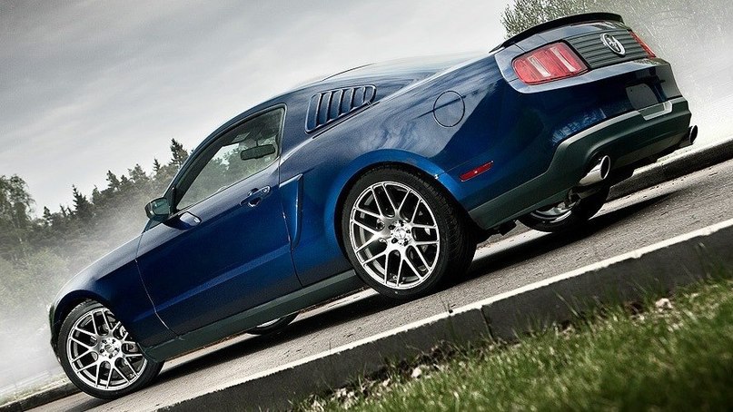 Ford Mustang V6 Premium - 2