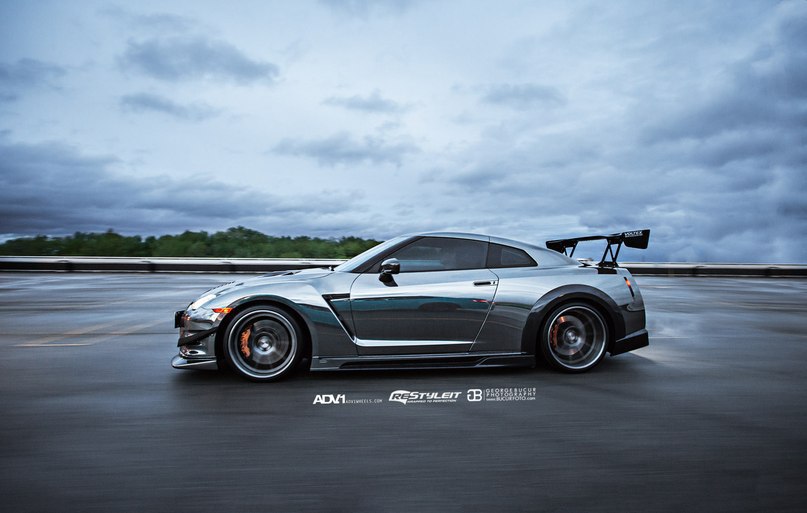Nissan GT-R.