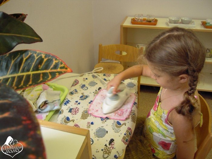 Не делайте работу за детей.Полезно почитать Ребенок пролил воду на пол – не спешите вытирать лужу, ...