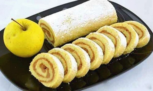 Рулет с яблоками.Ингредиенты:Куриные яйца — 4 шт.Мука пшеничная — 130 гСахар белый – 140 гЯблоки – ...