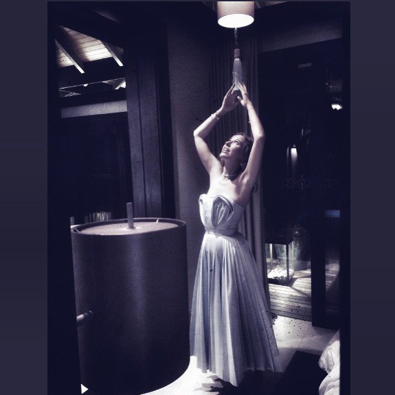 @esterabnerofficial and my cinderella dress #lategram #maldives Открыть нового дизайнера-как ...