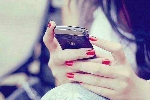Я живу как могу, каждым днем наслаждаюсь! Никого не держу, и ни в ком не нуждаюсь! Тот, кто мной ...